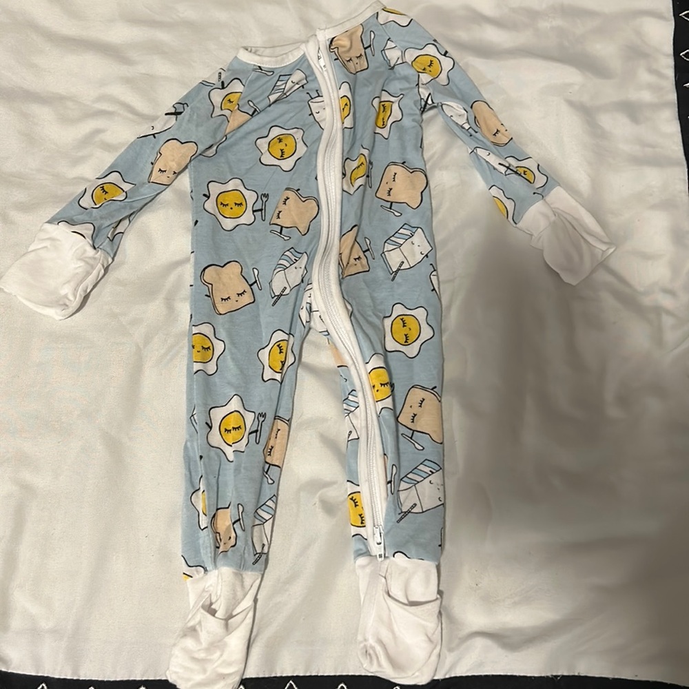 Little Sleepies breakfast buddies zipper pajama size Newborn